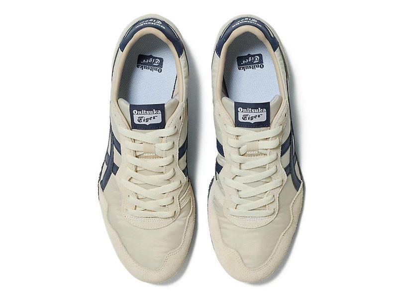 Women's Onitsuka Tiger Serrano Sneakers White | 8257-ZMTWH